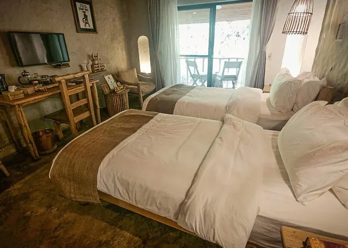 Barahi Jungle Lodge